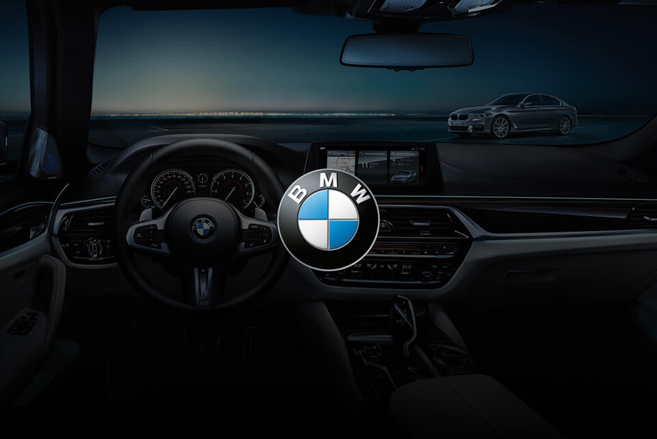 Der neue BMW 5er Touring geht an den Start.